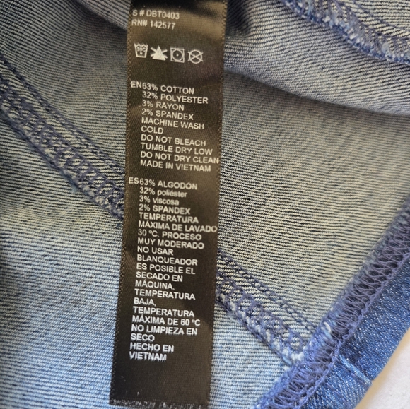 Elegant Blue Denim Crop Top with Puff Sleeves - Picture 4 of 7